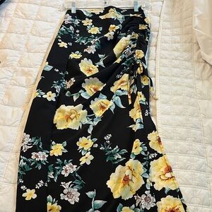 Elegant Floral Maxi Skirt in Black and Yellow